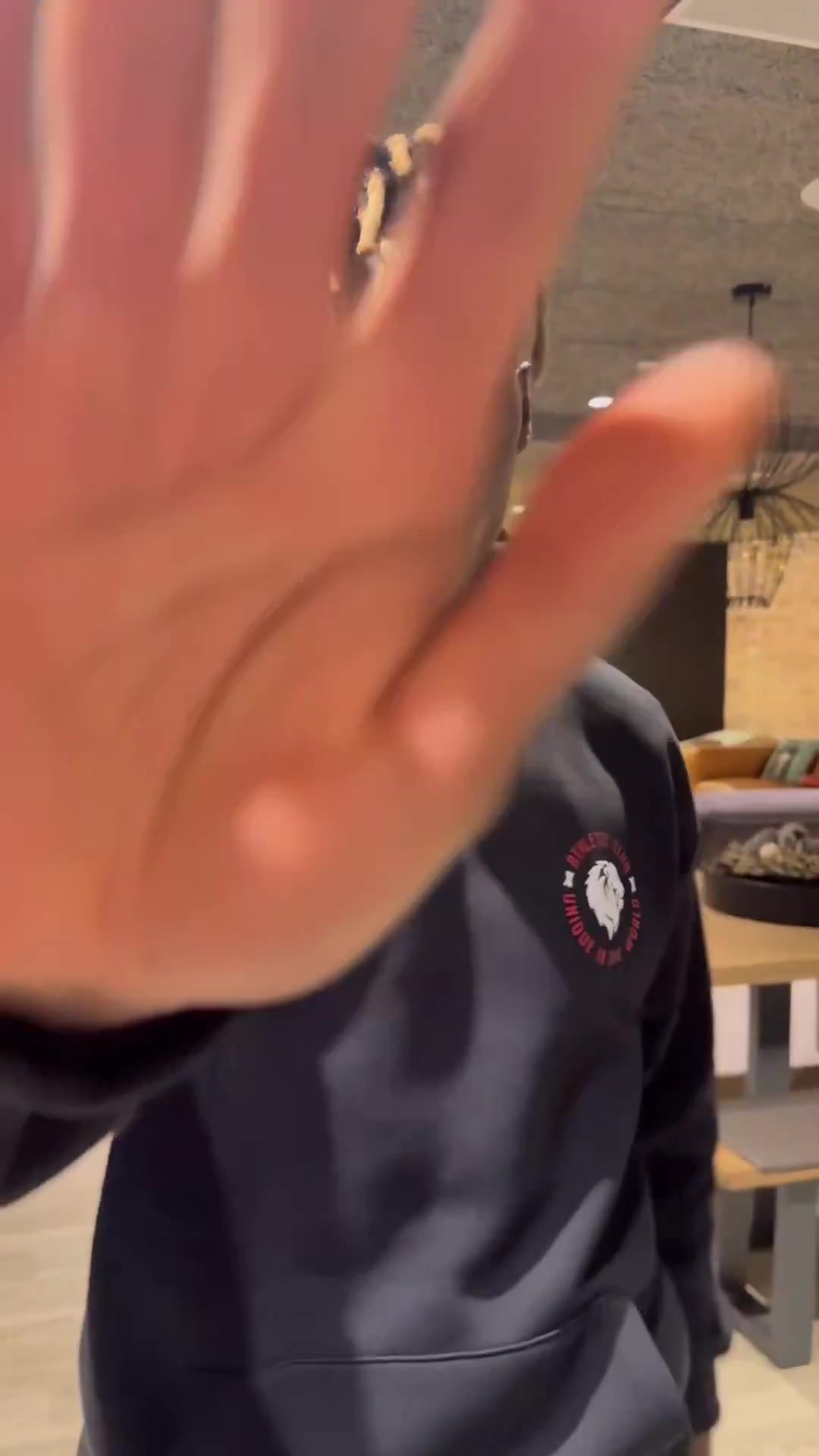 公然挑衅巴萨尼科我爱去哪去哪和我的家人爱人一起