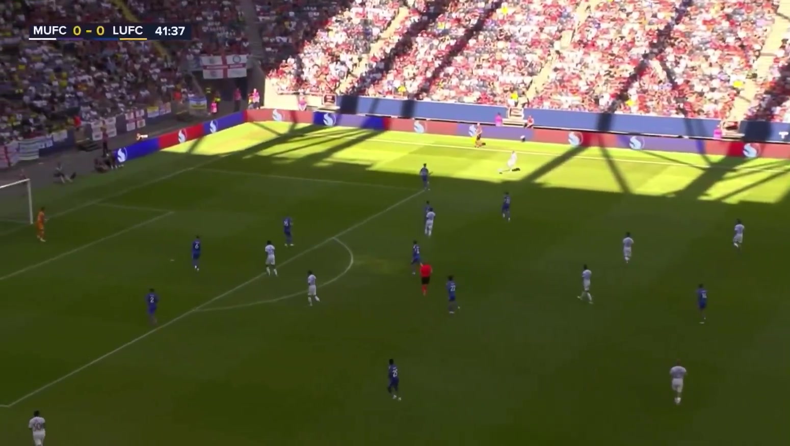 让我来队友选择射门后库尼亚有一点不满