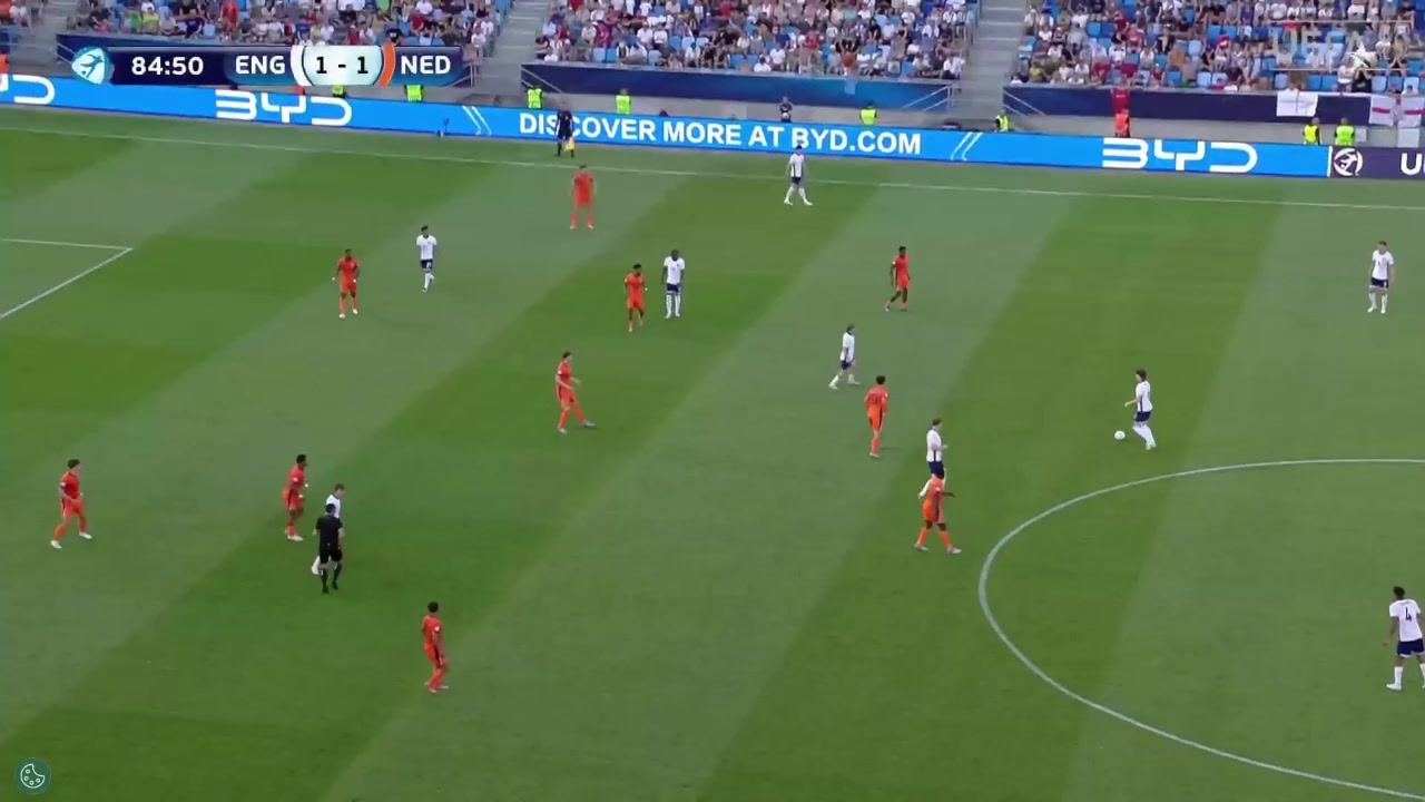 英格兰U21绝杀荷兰埃利奥特上演神级一条龙破门双响