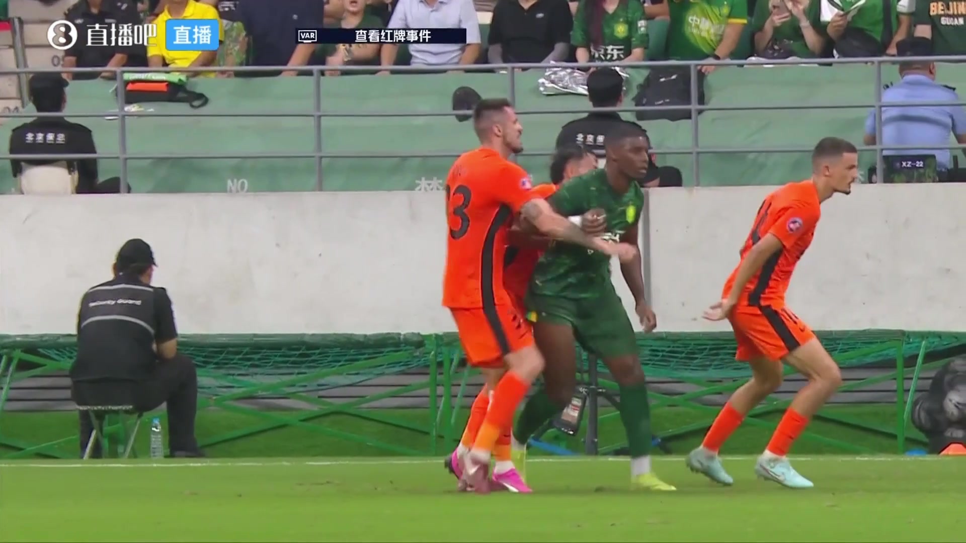 你怎么看️玉昆外援踢倒法比奥被裁判直红罚下