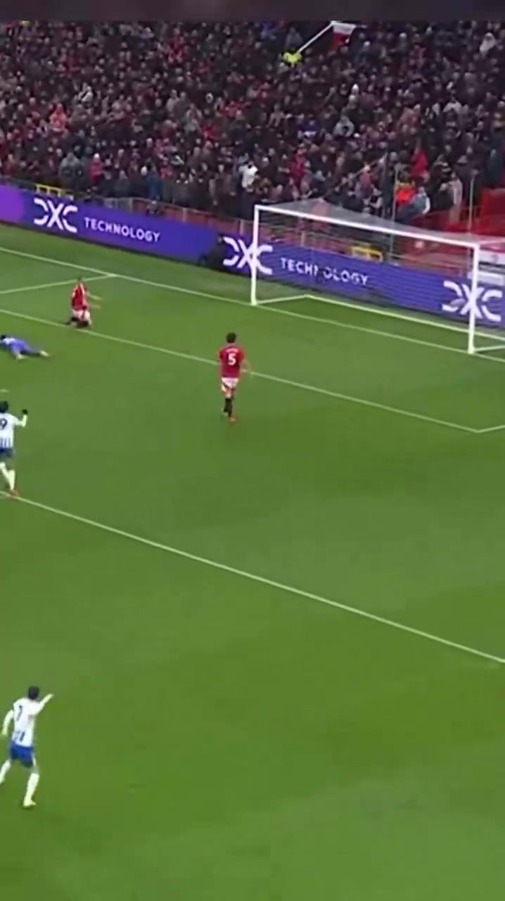 曼联球迷上次面对布莱顿奥纳纳愚蠢犯错现在我们有拉门斯