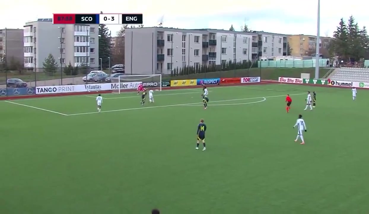 兄弟间的对决杰克-弗莱彻抢断泰勒-弗莱彻为英格兰国青进球