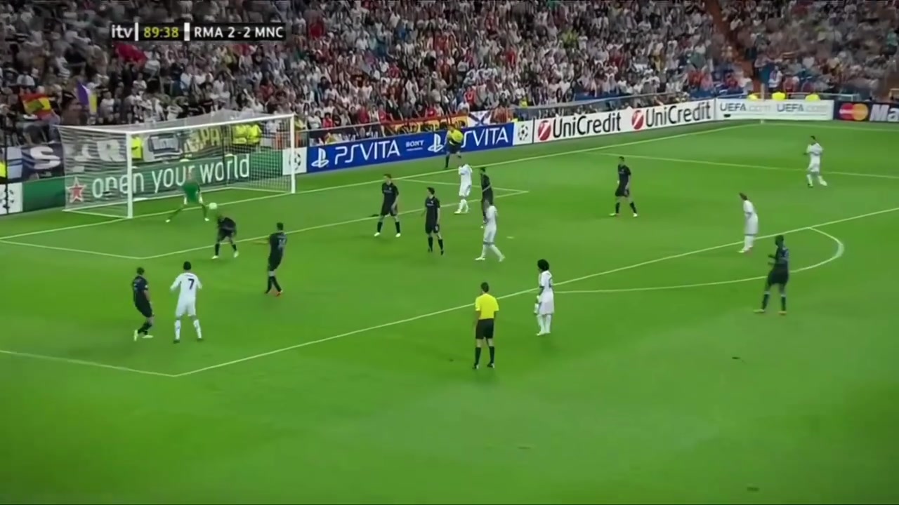 让穆里尼奥滑跪的一球C罗教科书式的内切打门绝杀