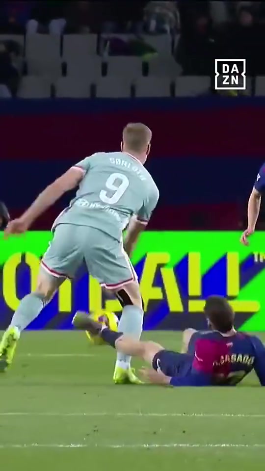 诙谐一刻慢镜头看卡萨多防守索尔洛特身形整个小一圈