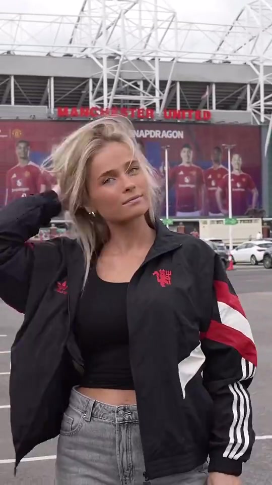 真材实料原来曼联女球迷都是如此的豪迈大方