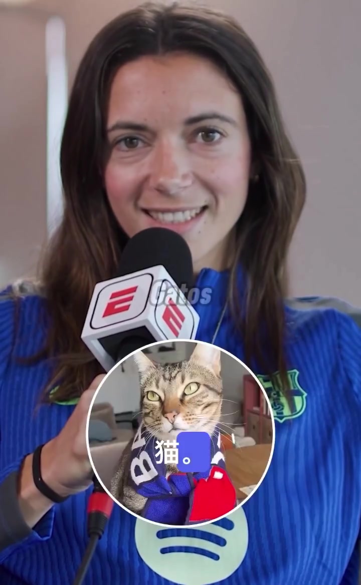 毫无疑问当邦马蒂被问哈维还是小白梅西还是C罗