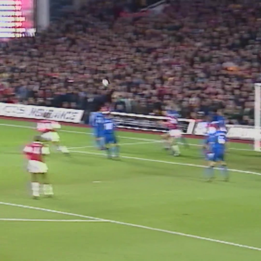 老球迷的回忆维埃拉攻破曼联球门