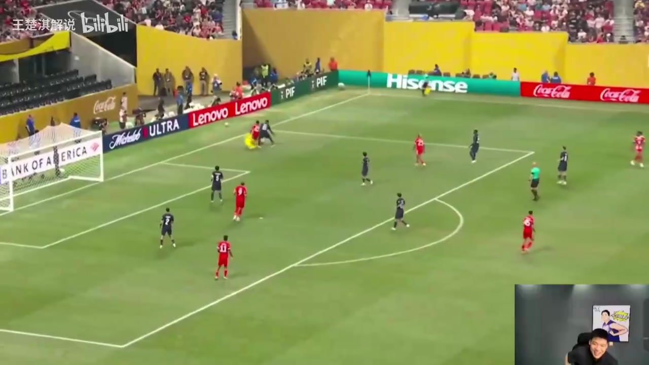 季前赛时多纳鲁马把穆西亚拉整伤了多纳鲁马掩面痛哭