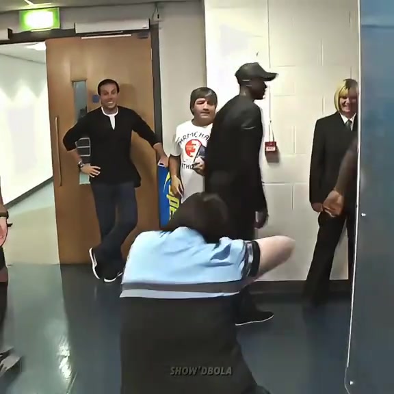 巴洛特利生涯经典瞬间回顾他可以带给你无限惊喜也能突然....