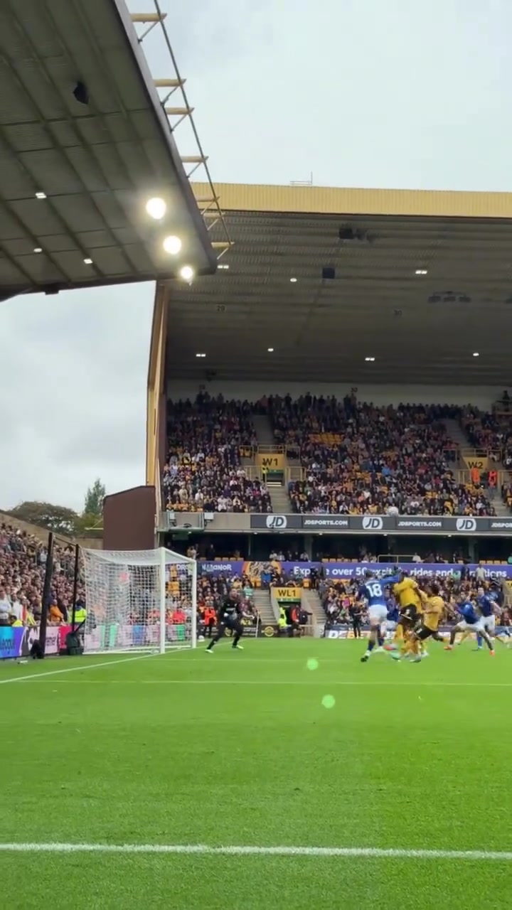 状态好起来了球迷视角欣赏格拉利什头球助攻