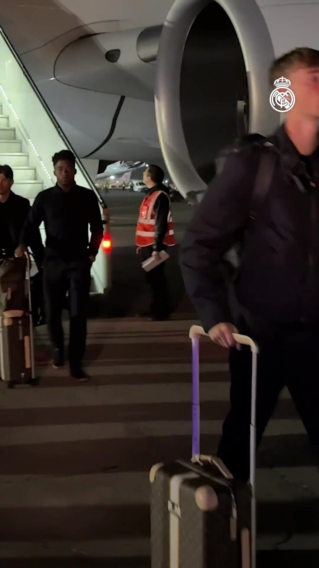 12个小时飞行皇马抵达阿拉木图迎接与欧冠新军凯拉特的比赛