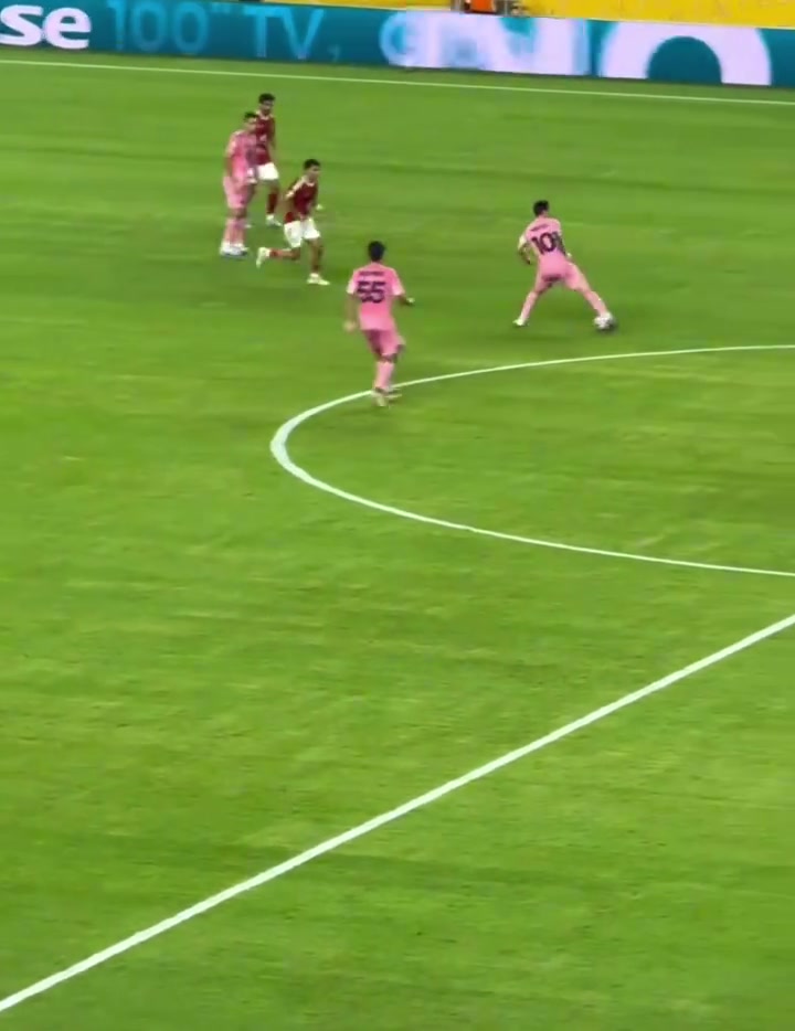 这球太可惜了布斯克茨差点复制当年给梅西的世纪助攻