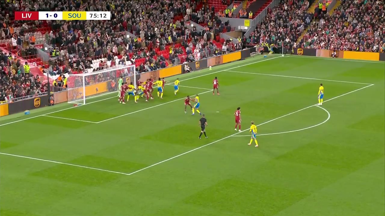 离谱失误远藤航头球解围送礼查尔斯破门利物浦1-1遭圣徒扳平