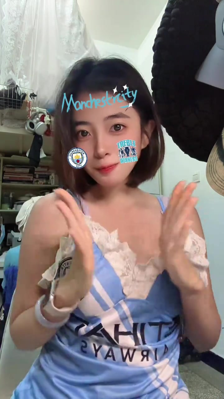 哇塞这期是谁定制的曼城专属裙子曼联球迷这招太狠了