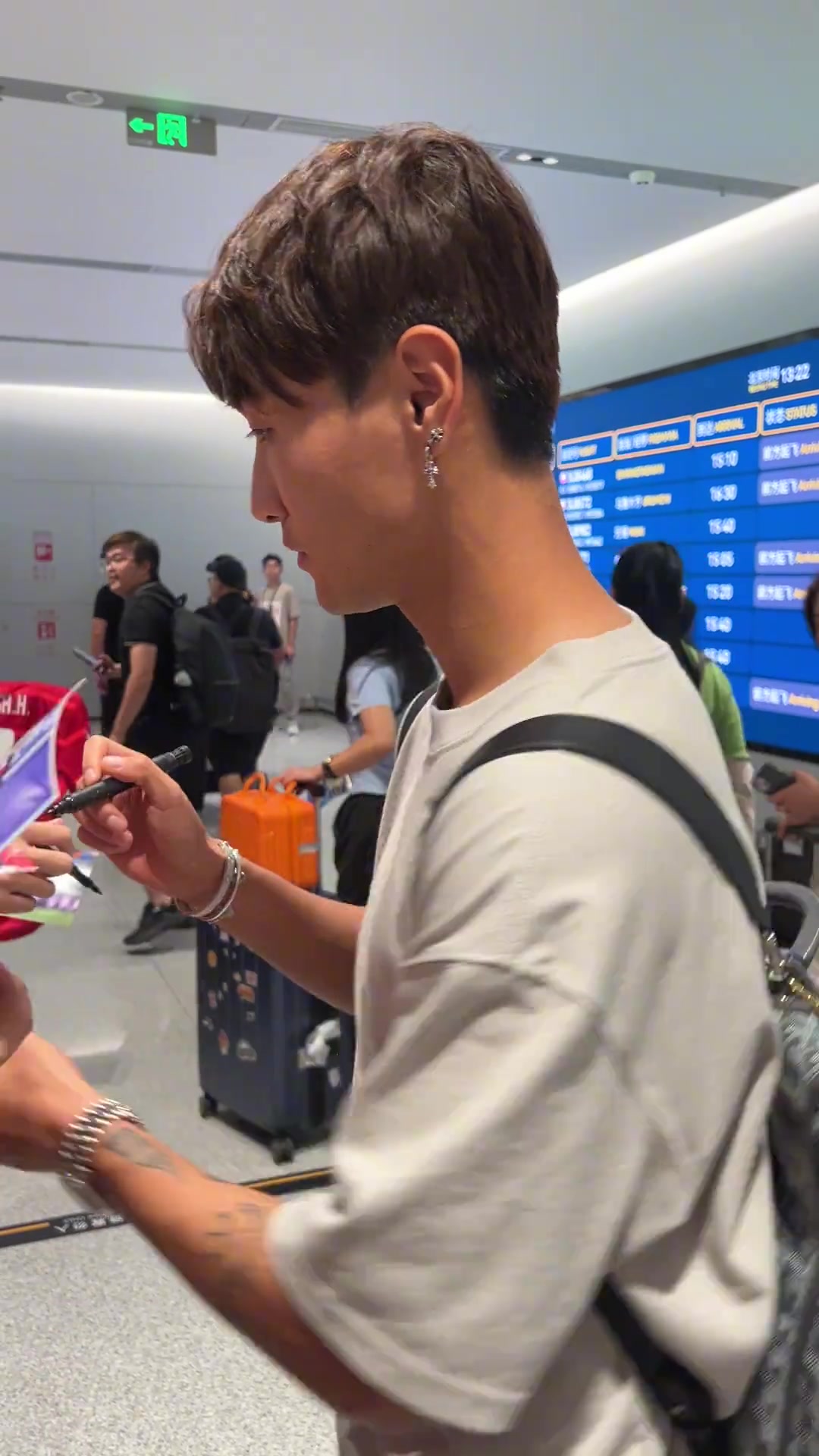 韦世豪的劳力士估计40w真要见面了有几个不叫豪哥要签名