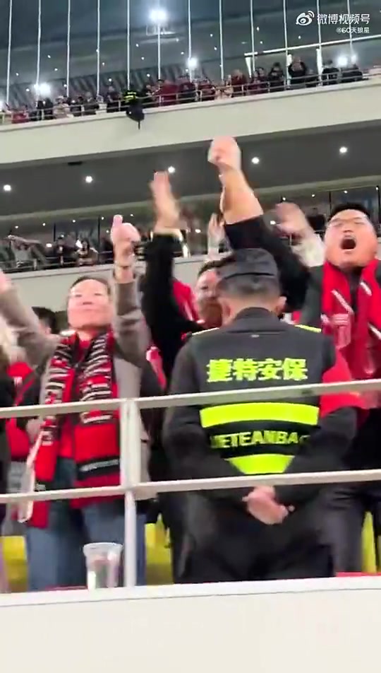 蓉城球迷怒喷和谁有仇你们输谁要不要脸蹇韬输球又怎么样