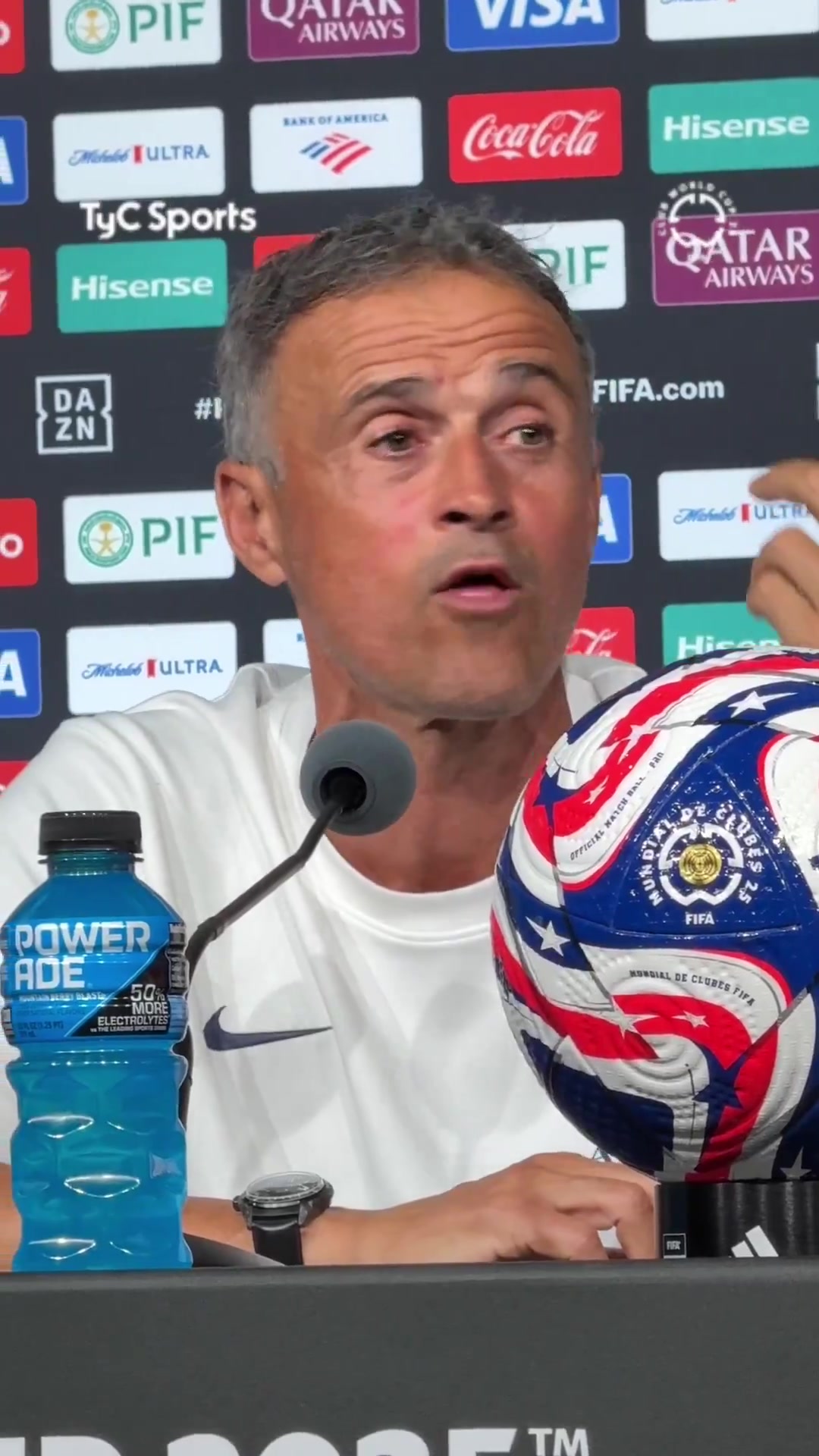 恩里克回忆第一次与马斯切拉诺交谈要求他不要离开巴塞罗那