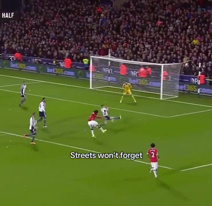 曾经的费莱尼也像现在的马奎尔一样为曼联攻城拔寨