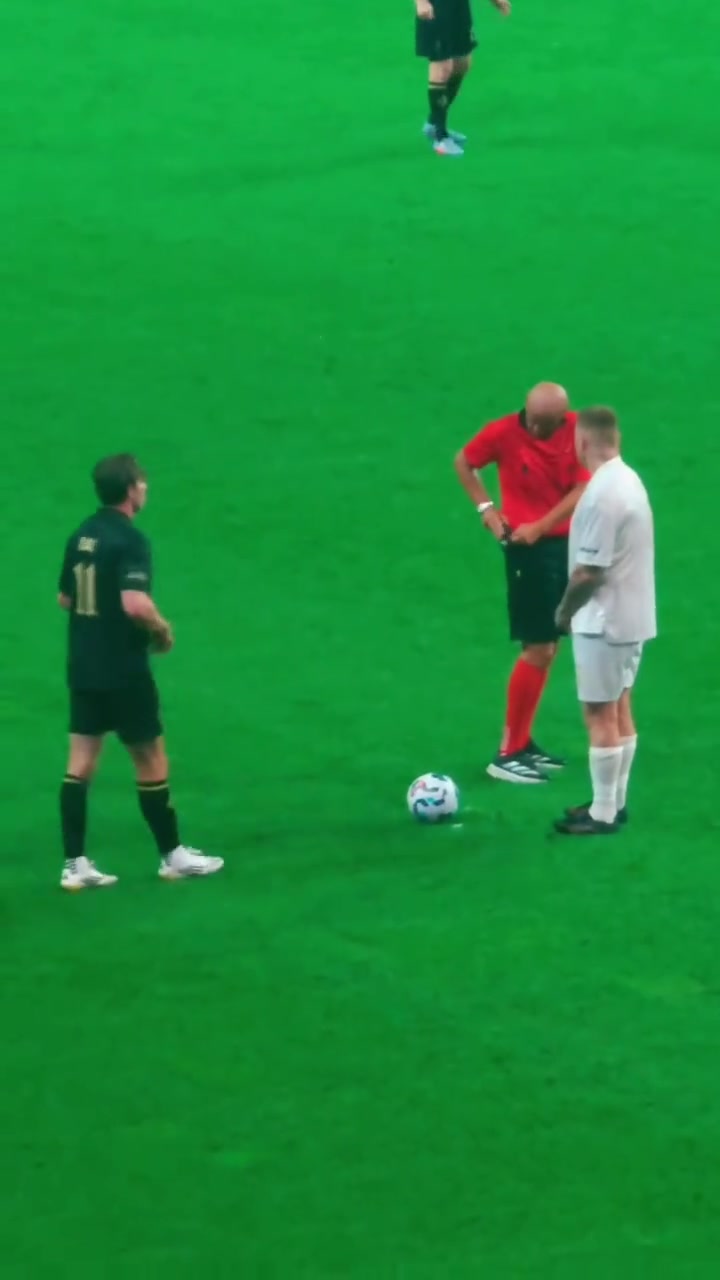 绝对压制纵使是利物浦传奇里瑟在金哨科里纳面前也是乖宝宝