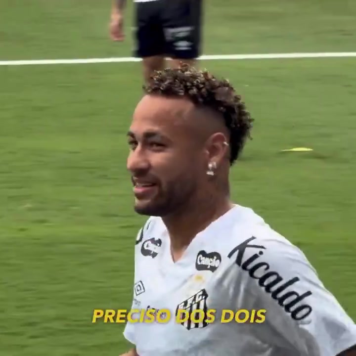 桑托斯球迷朝内马尔喊道我愿意把我的膝盖给你这样你就能比赛